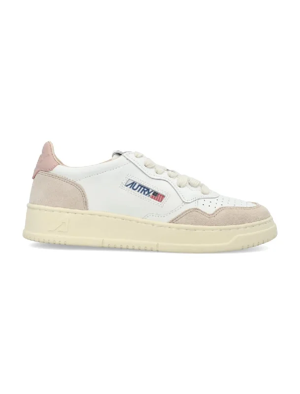 Autry Medalist Low Woman Sneakers