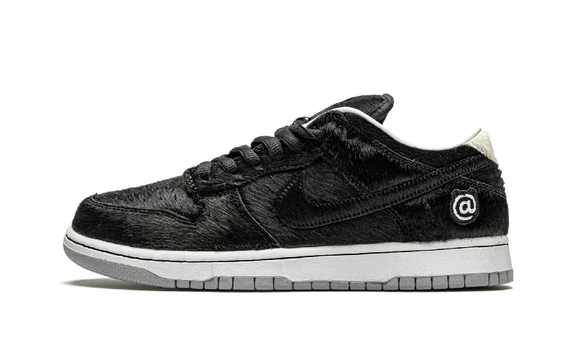 Nike SB Dunk Low Bearbrick Medicom Toy