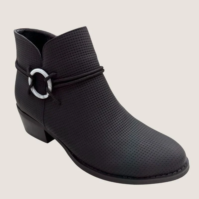 Laguna Quays Electric Boot