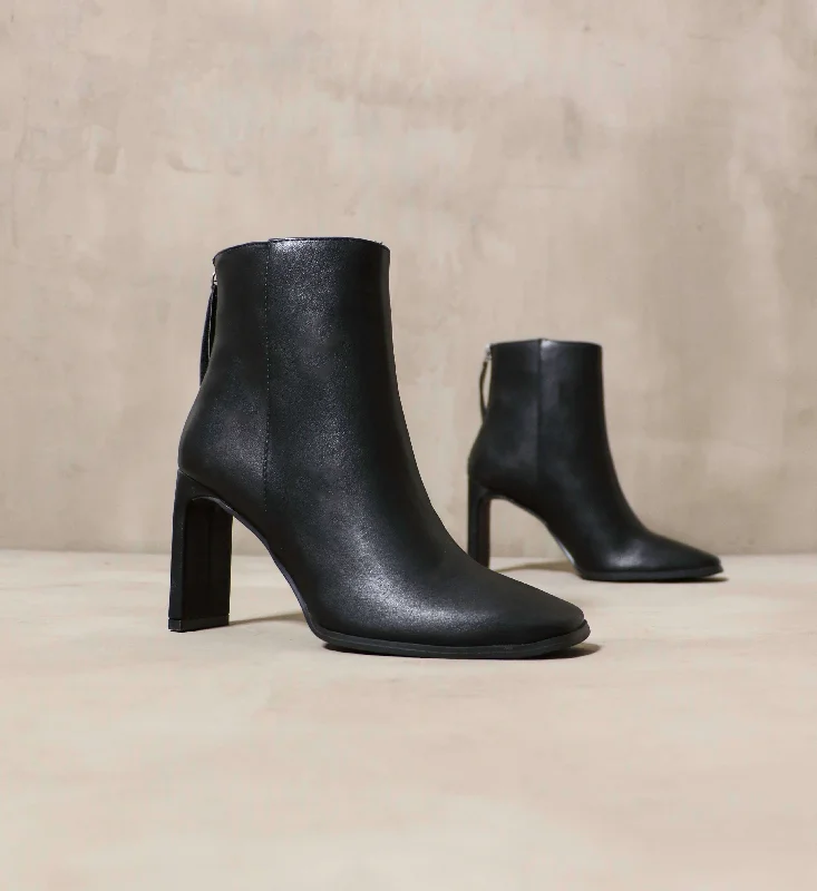 NOT THAT BASIC ANKLE BOOT