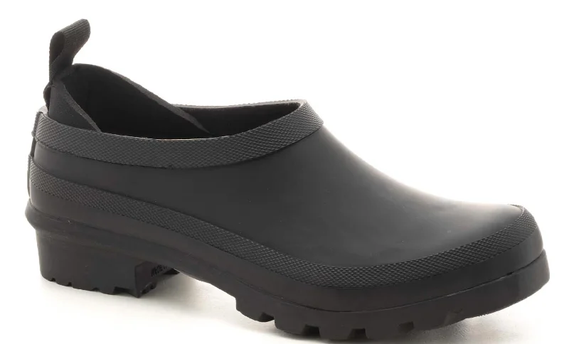 Puddle Shoe Slip On Botties In Black