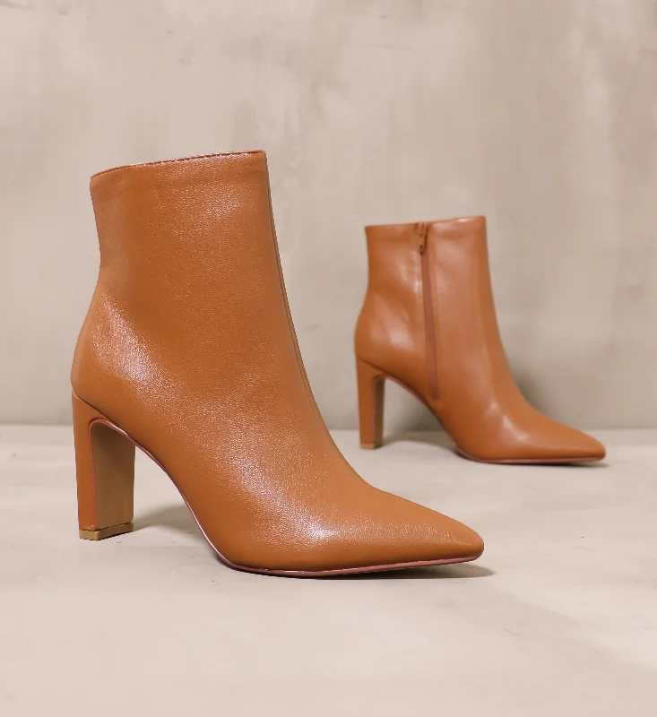 SLEEK STEP ANKLE BOOT