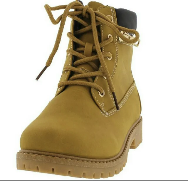 WHEAT LUG BOOT WITH GOLD ZIPPER