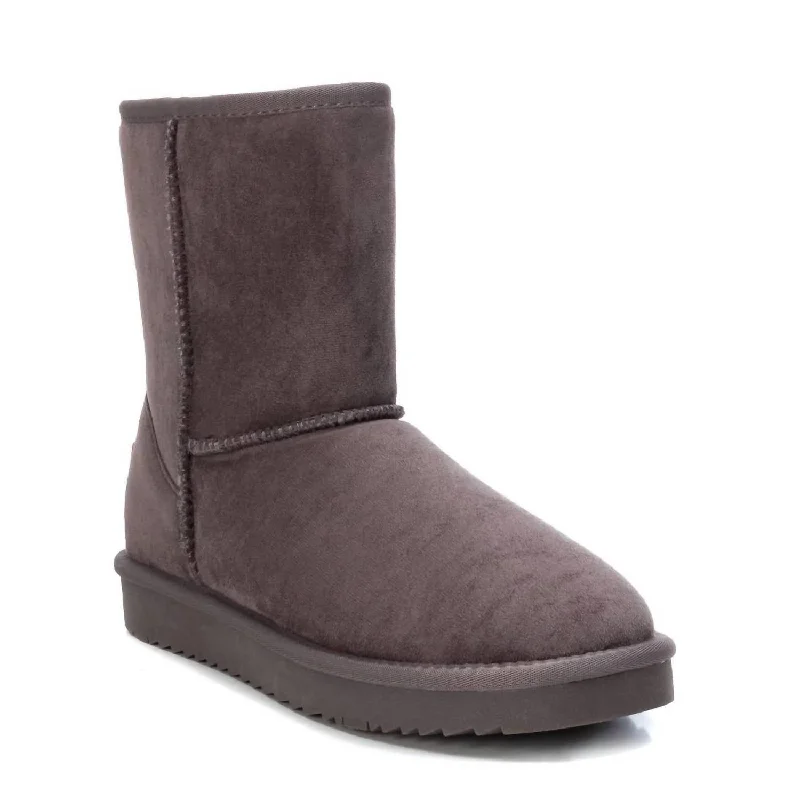 Women's Winter Boots In Grey