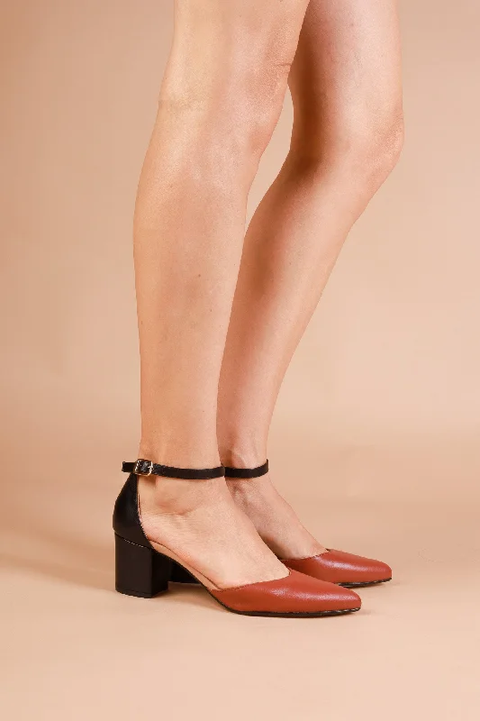 ELLE MIX - MId- Heel, Pointed Toe Pumps