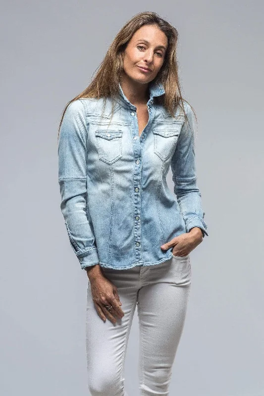 Maddi Fitted Snap Shirt In Clean Light Wash Luxury sweaters