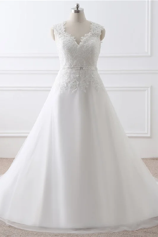 Elegant Sleeveless Long Wedding Dress with Applique Classic Bridal Dress